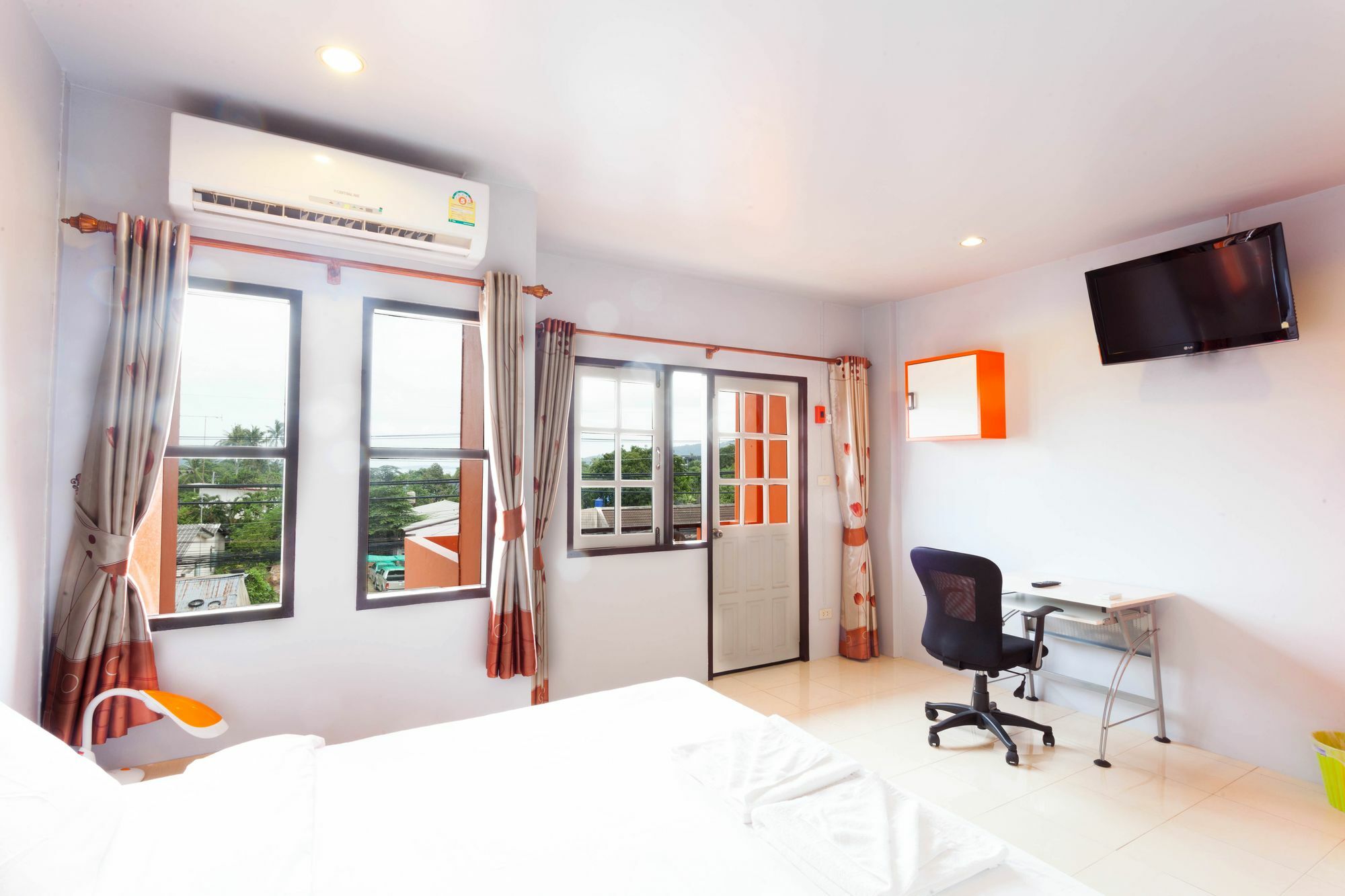 Luna Guesthouse And Travel Rawai Eksteriør bilde