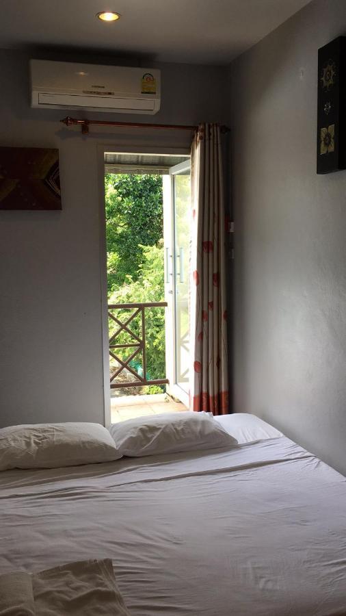 Luna Guesthouse And Travel Rawai Eksteriør bilde